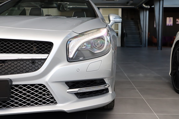 Mercedes-Benz SL350 9 of 30