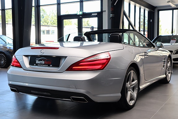 Mercedes-Benz SL350 16 of 30