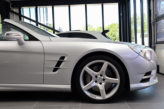 Mercedes-Benz SL350 19 of 30