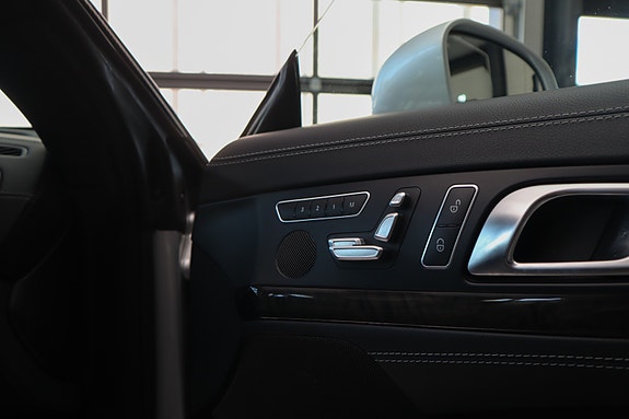 Mercedes-Benz SL350 23 of 30