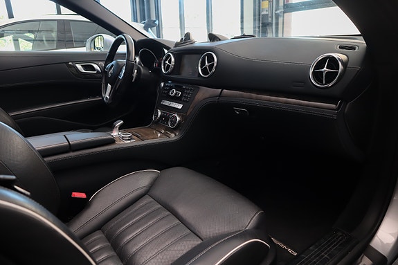 Mercedes-Benz SL350 22 of 30