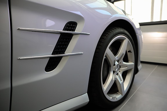 Mercedes-Benz SL350 20 of 30