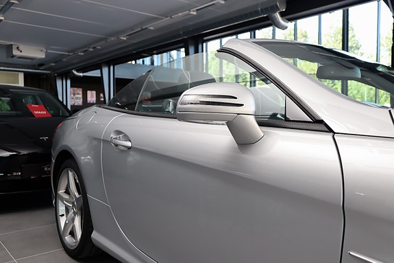Mercedes-Benz SL350 4 of 30