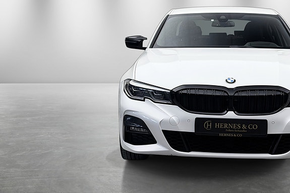 BMW 330e 4 of 30