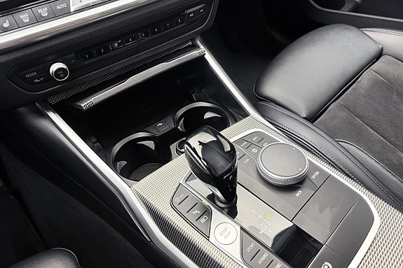 BMW 330e 29 of 30