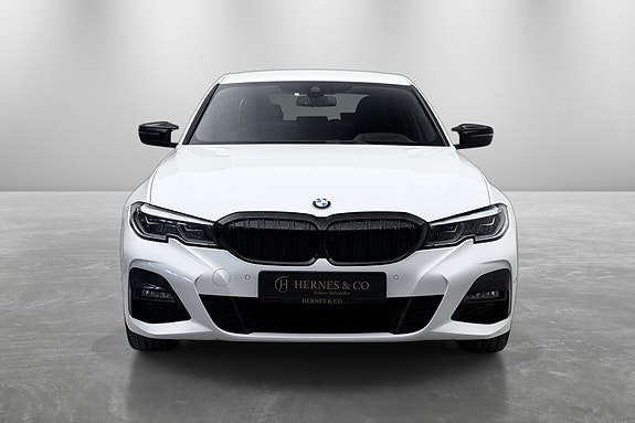 BMW 330e 3 of 30