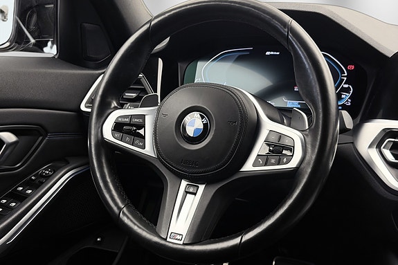 BMW 330e 19 of 30