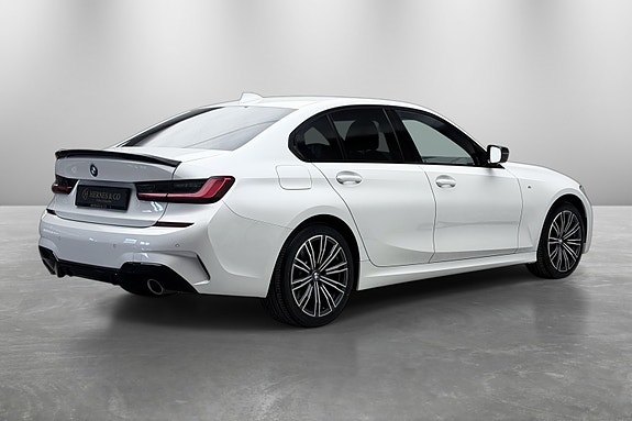 BMW 330e 5 of 30