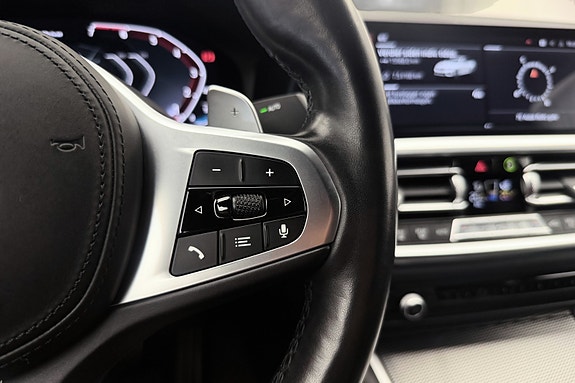 BMW 330e 18 of 30