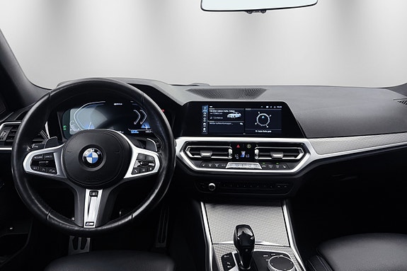 BMW 330e 16 of 30