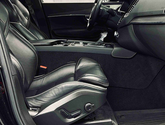Volvo XC90 21 of 30