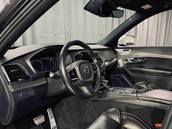 Volvo XC90 16 of 30