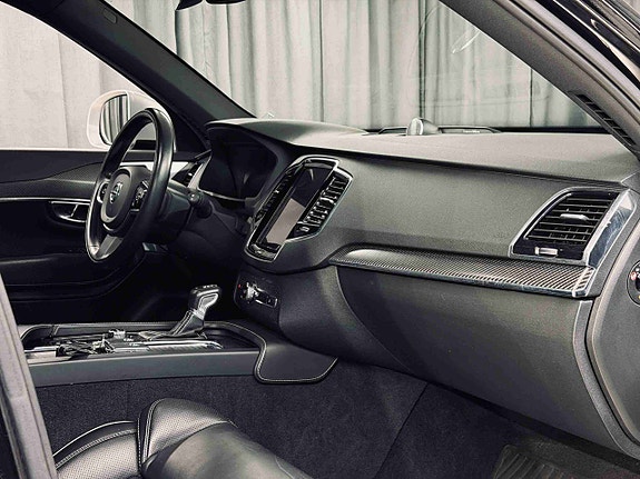 Volvo XC90 17 of 30