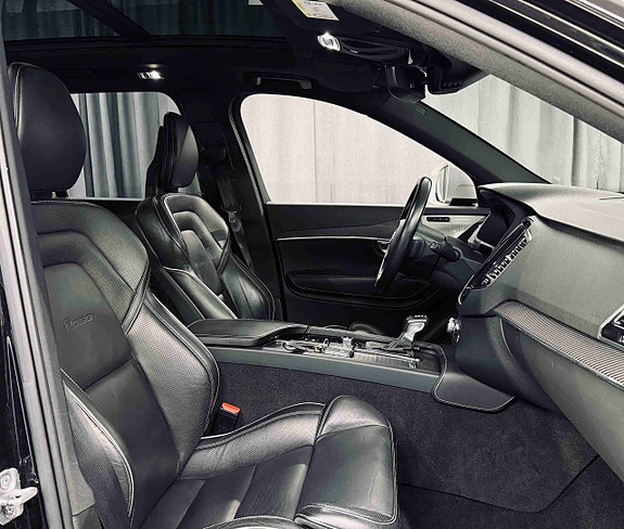 Volvo XC90 20 of 30