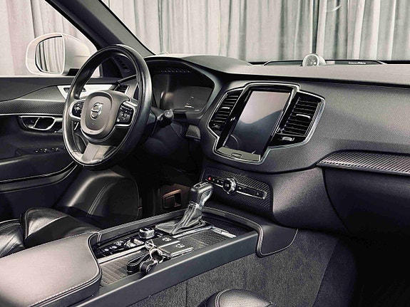Volvo XC90 18 of 30