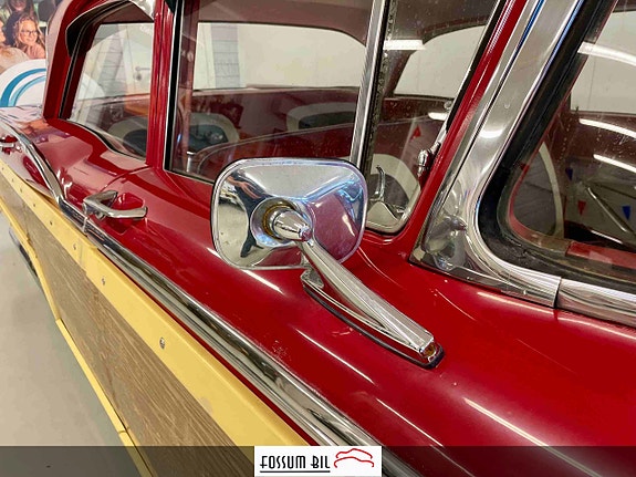 Ford Fairlane 27 of 30