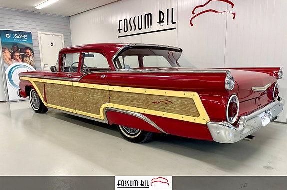 Ford Fairlane 15 of 30