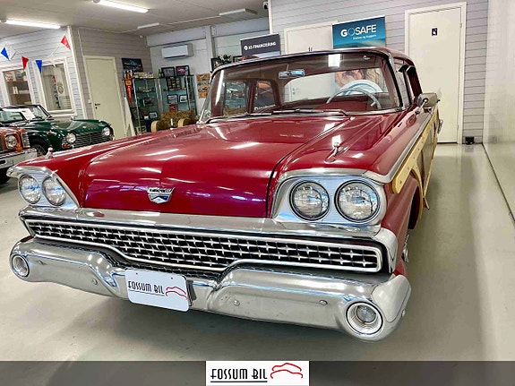 Ford Fairlane 10 of 30