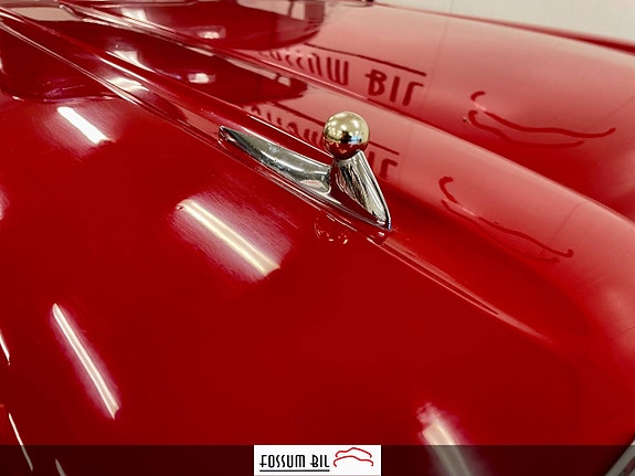 Ford Fairlane 23 of 30