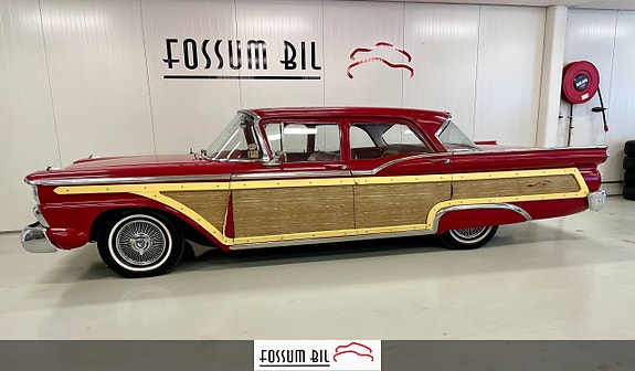Ford Fairlane 13 of 30