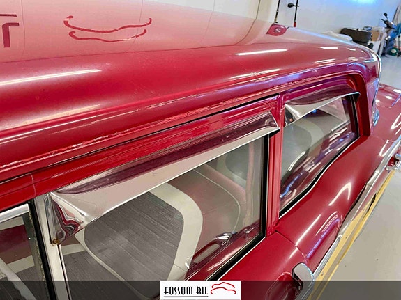 Ford Fairlane 29 of 30