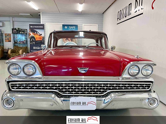 Ford Fairlane 2 of 30