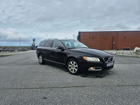 Volvo V70 3 of 30