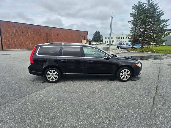 Volvo V70 7 of 30