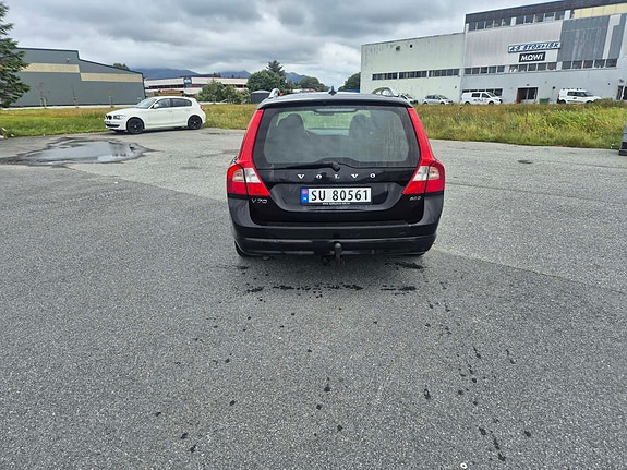 Volvo V70 9 of 30