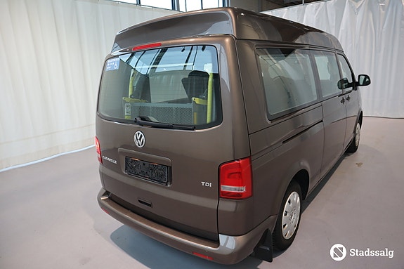 Volkswagen Caravelle 5 of 10