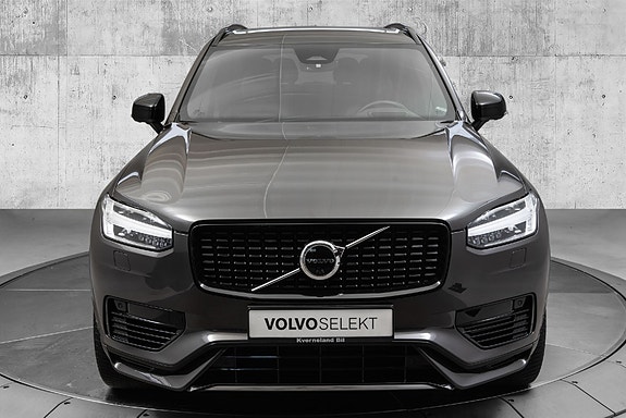 Volvo XC90 4 of 30