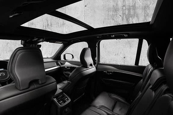 Volvo XC90 26 of 30