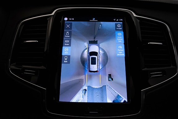Volvo XC90 14 of 30