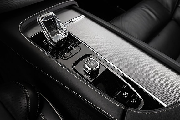 Volvo XC90 18 of 30