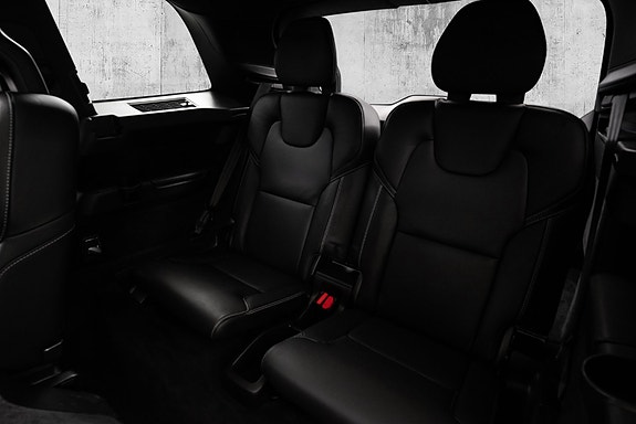 Volvo XC90 28 of 30