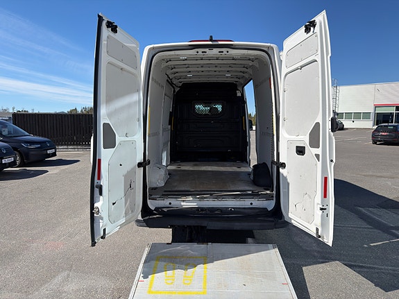 Volkswagen Crafter 8 of 24