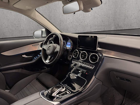 Mercedes-Benz GLC220 d 9 of 23