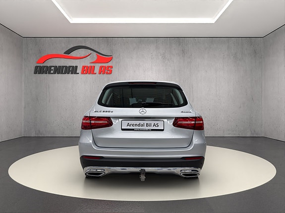 Mercedes-Benz GLC220 d 6 of 23