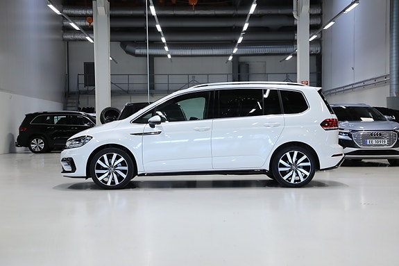 Volkswagen Touran 4 of 30