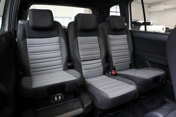 Volkswagen Touran 22 of 30