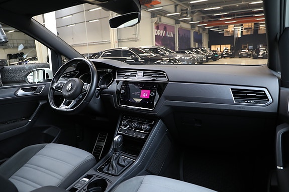 Volkswagen Touran 13 of 30