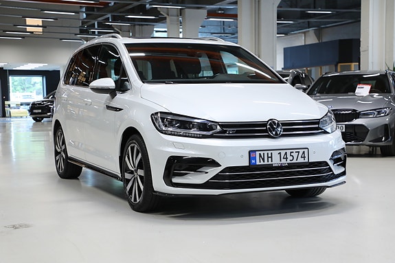 Volkswagen Touran 2 of 30