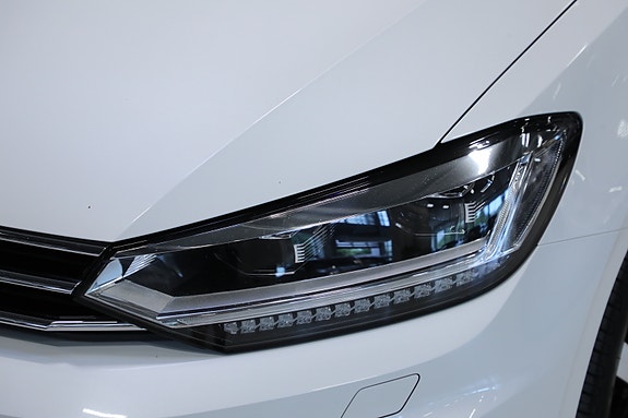 Volkswagen Touran 8 of 30
