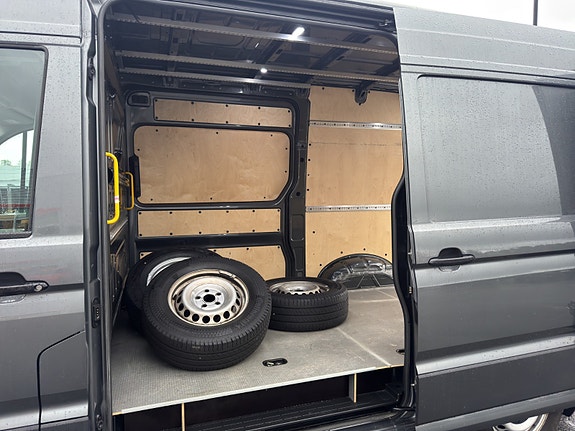 Volkswagen Crafter 24 of 28