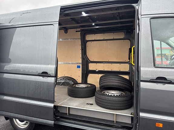 Volkswagen Crafter 23 of 28