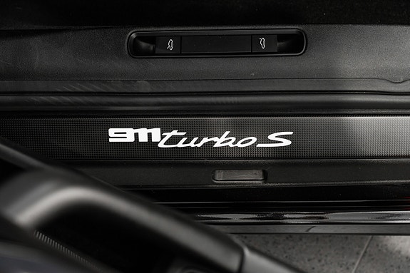Porsche 911 22 of 30