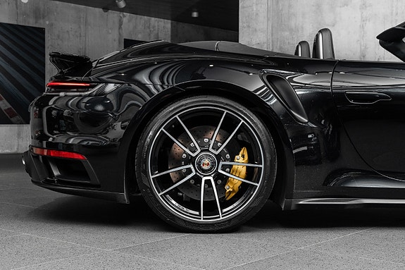 Porsche 911 18 of 30
