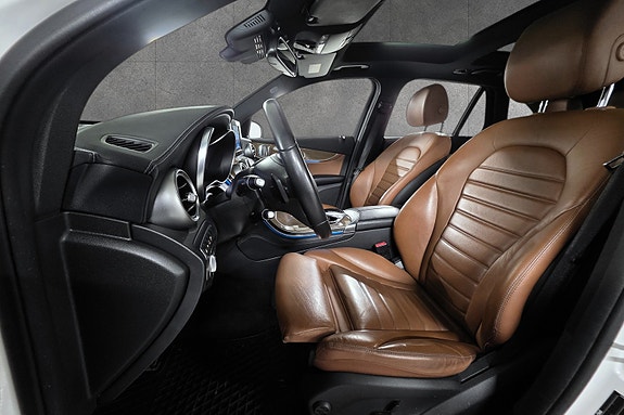 Mercedes-Benz GLC350 e 17 of 30