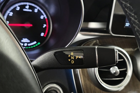 Mercedes-Benz GLC350 e 30 of 30