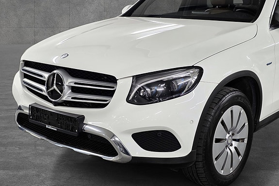 Mercedes-Benz GLC350 e 6 of 30